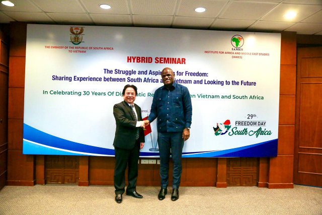 invitationoftheSouthAfricanAmbassadortoVietnam